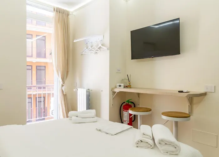 Petite - Design & Comfort * Milano