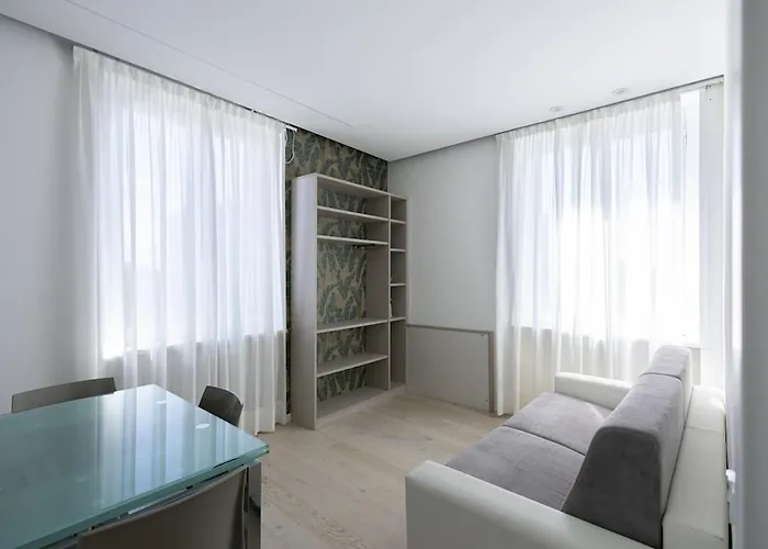 Appartement Two -rooms 10 Minutes Duomo By Metro Milaan