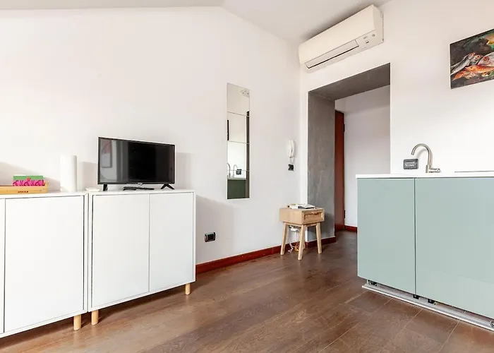 アパート Centro Storico Brera Cozy Via Solferino ミラノ