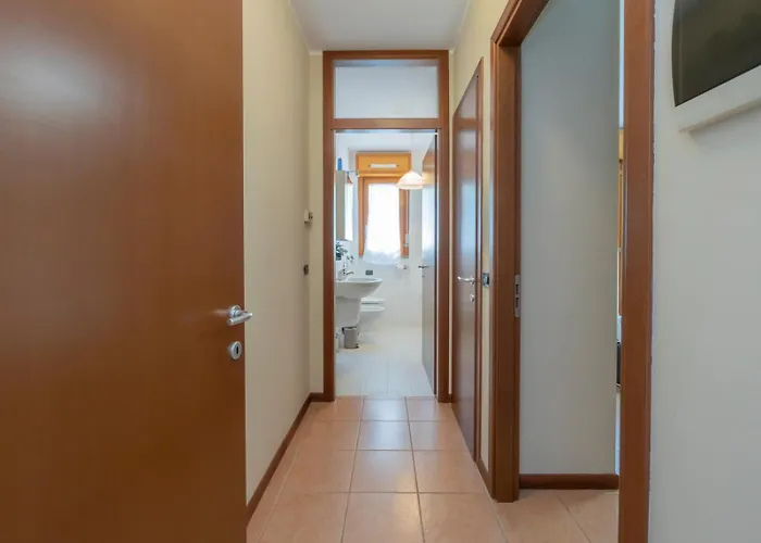Spazio Breda - Free Parking, Private Garage, Metro M1, Balcony, 4 Guests Apartmán *