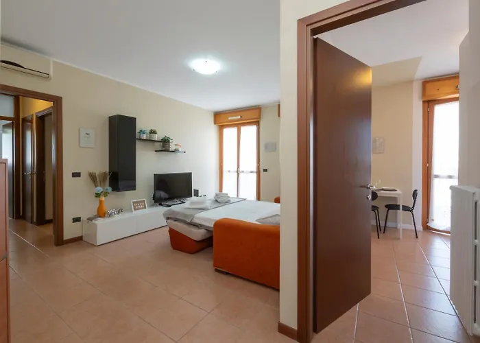 Spazio Breda - Free Parking, Private Garage, Metro M1, Balcony, 4 Guests Lejlighed *