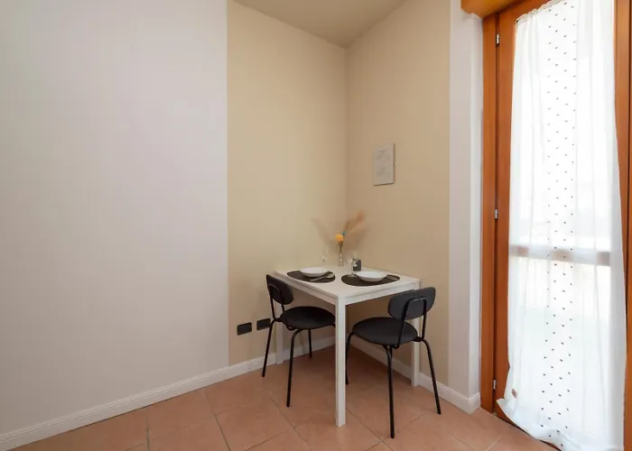 Spazio Breda - Free Parking, Private Garage, Metro M1, Balcony, 4 Guests * Milán