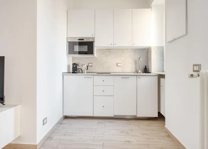 Just Urban - Bright Flat Solari Area - 2 Min Metro M4 Apartman