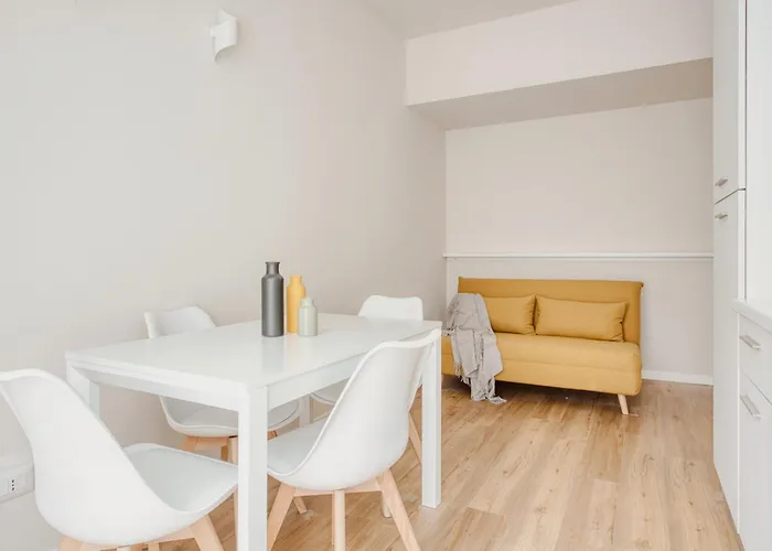 Hostmate - - Imperia's Prism - Romolo Iulm *