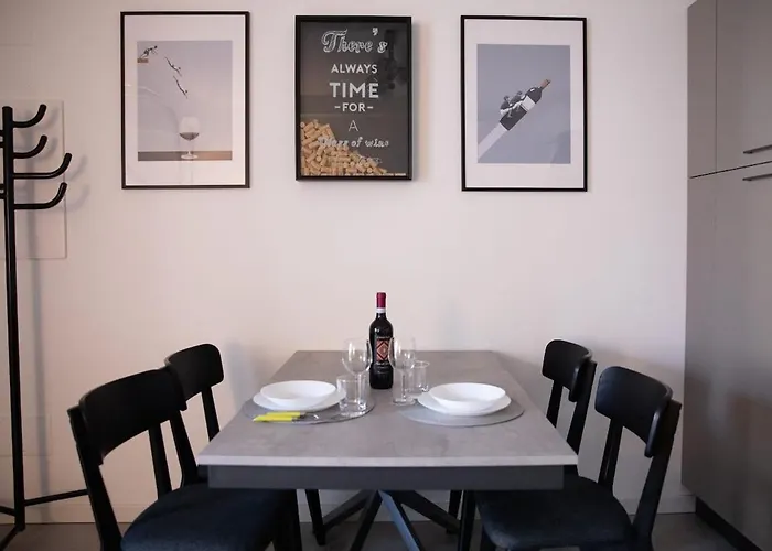 Bovisa - Terrace, Air Conditioner And Free Wi-fi Apartament *