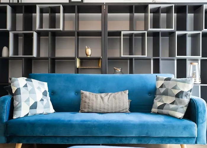 Large With Private Balcony And Workspace * Milan