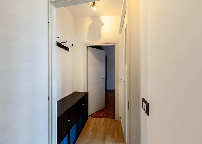 Apartment Large With Private Balcony And Workspace *