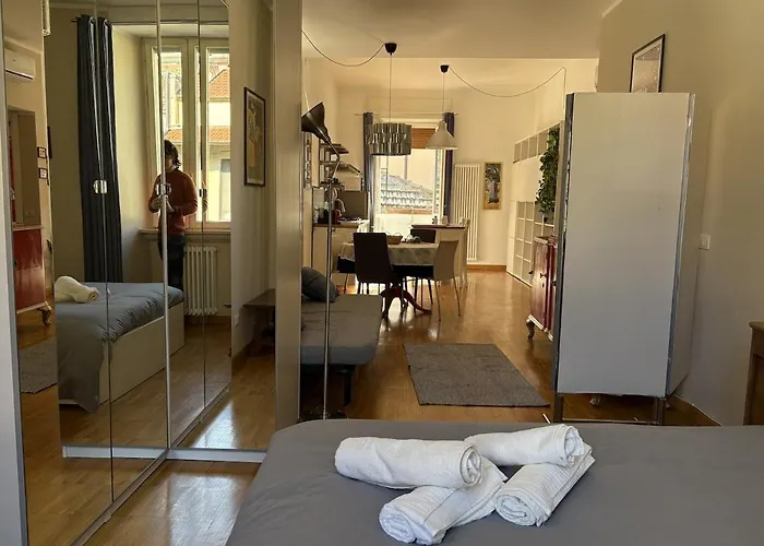 Little 5 - Lm5 ميلان