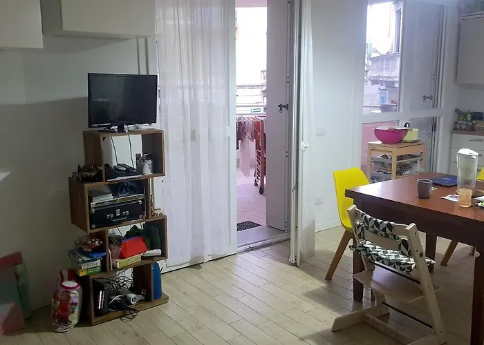 Bright Three-room With Terrace In * Milán