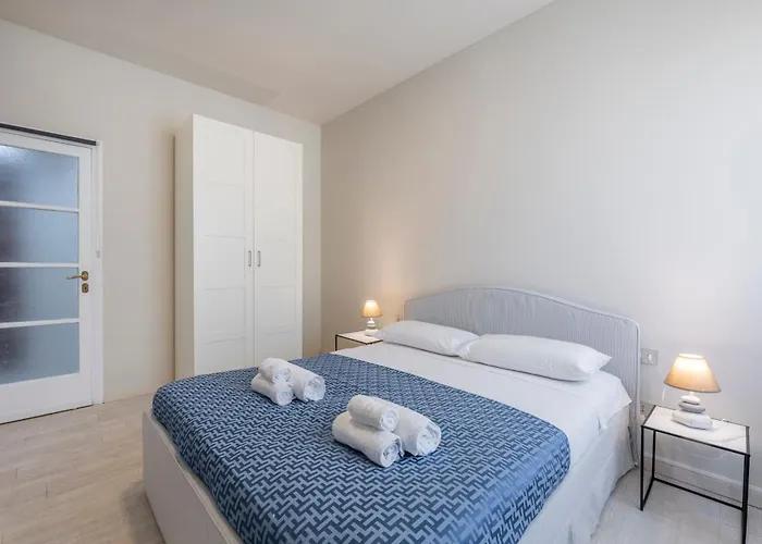 Bright And Modern 2 Double Bedrooms Bocconi Apartment *