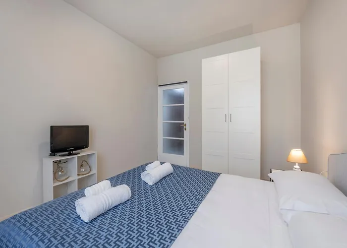 Bright And Modern 2 Double Bedrooms Bocconi Milan