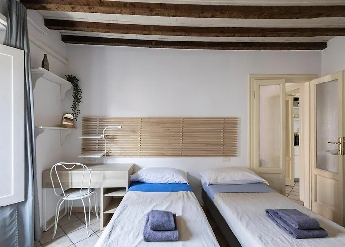 Elegant Naviglio Cool Area Large 5 Pax With Elevator * Milano