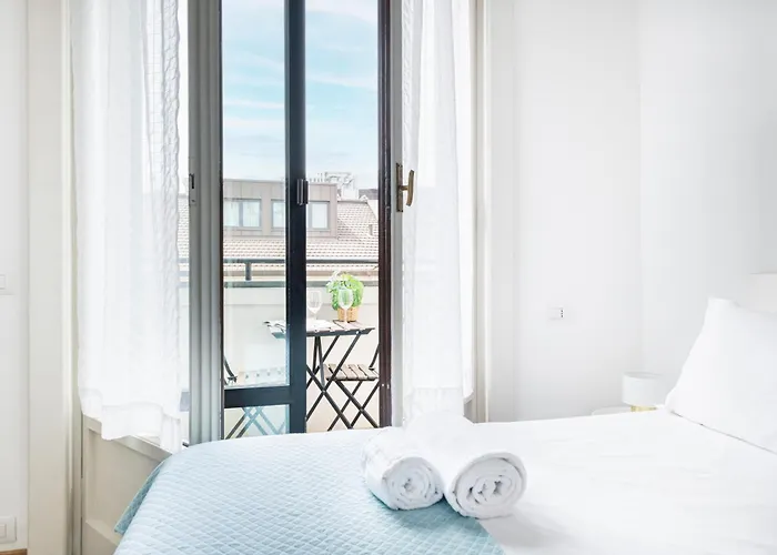 アパート Easylife - Attico Di Lusso A Pochi Passi Dal Duomo ミラノ