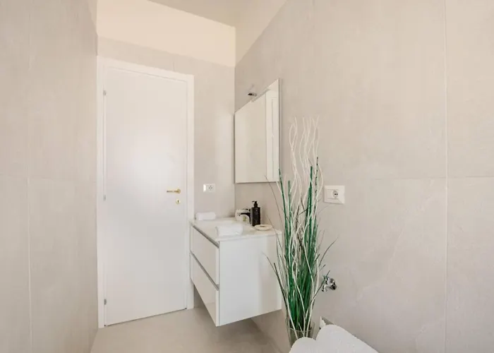 Bright And Modern 2 Double Bedrooms Bocconi Apartment *
