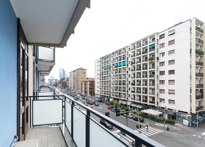 Stazione - Ampio E Luminoso Trilocale D'epoca *