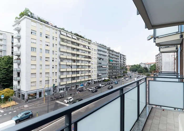 アパート Stazione - Ampio E Luminoso Trilocale D'epoca