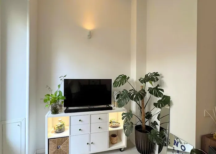 Lejlighed Design With Garden Close To Station *