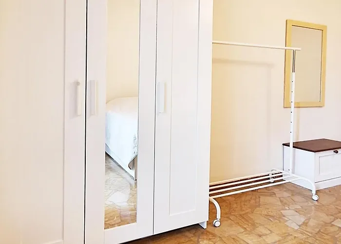 Lovely Milanese Apartament Mediolan
