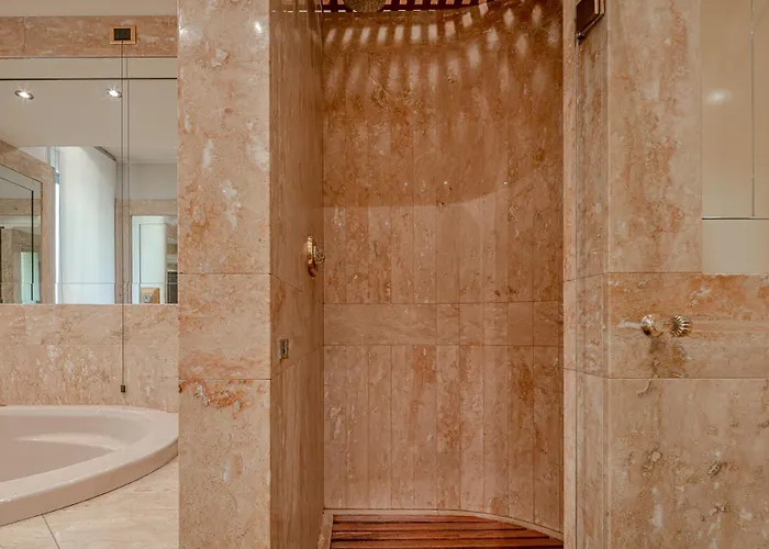 Homy - A Luxury Collection アパート