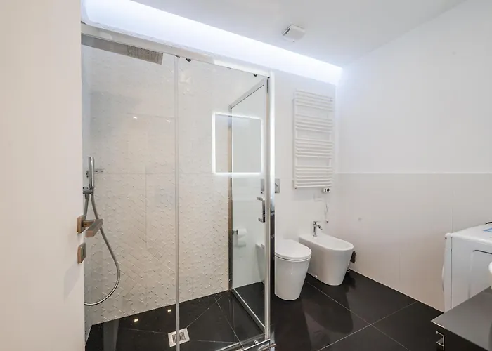 Duomo Area Luxury Design & Netflix Mood Milano