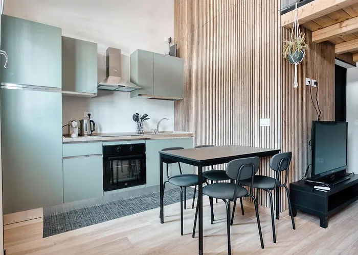 Appartement Hostmate - - Sammartini's Garden - Stazione *