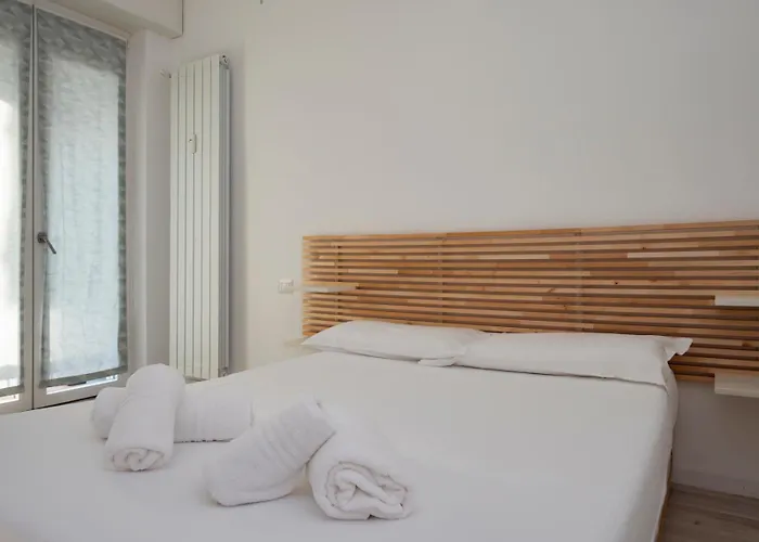 I-host - Cambiasi 8 Lejlighed Milano