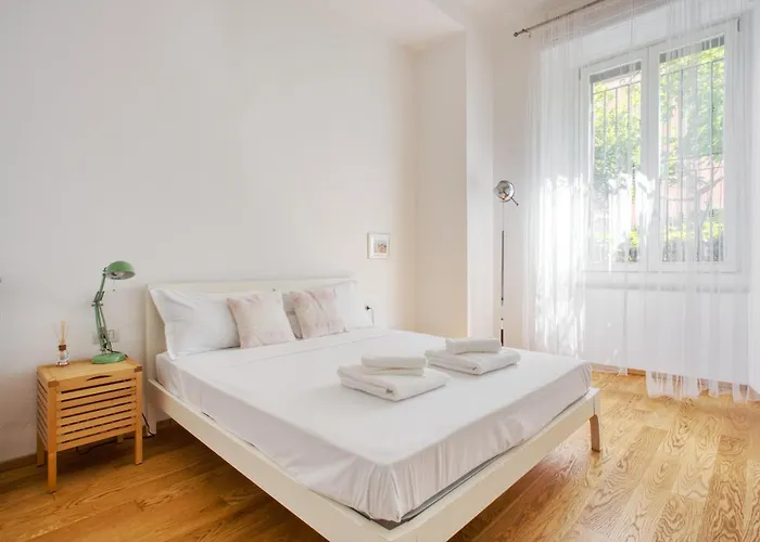 Just Urban - 1br With Outdoor Space - 10 Min Duomo By Tram * Milano