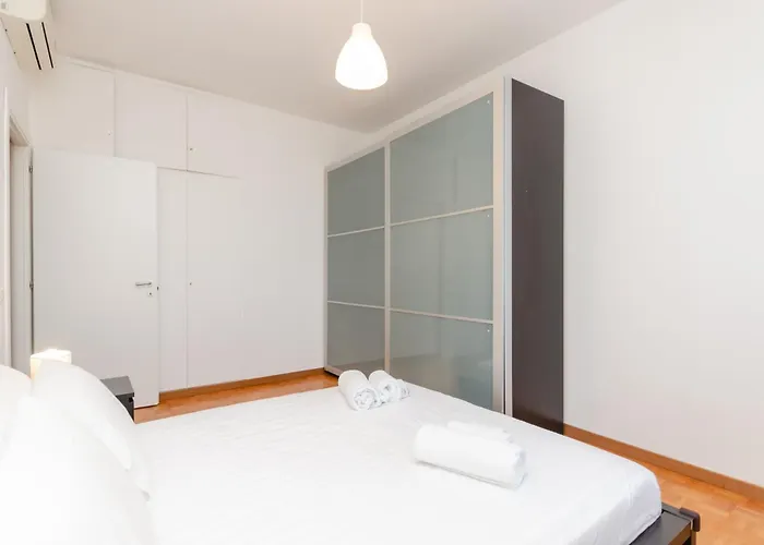 Appartement Vivimihome Gambara House 2 Minutes From The Metro Milaan