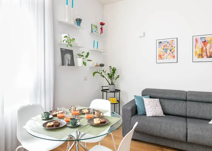 Corner 15 - 5 Min Dalla Stazione Apartamento *