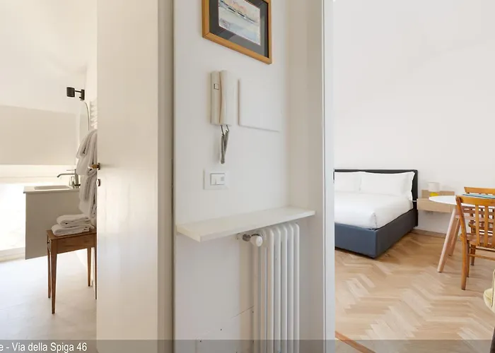 Brera In Via Della Spiga Гостевой дом 3*
