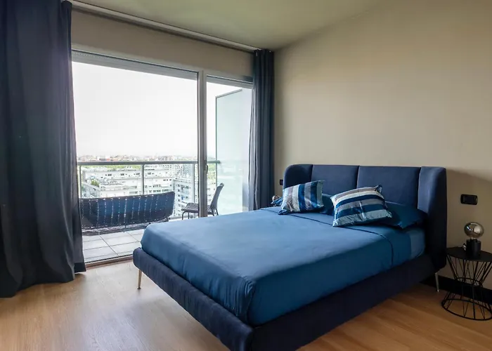 Skyline House - Free Parking & Terrace Apartman Milánó