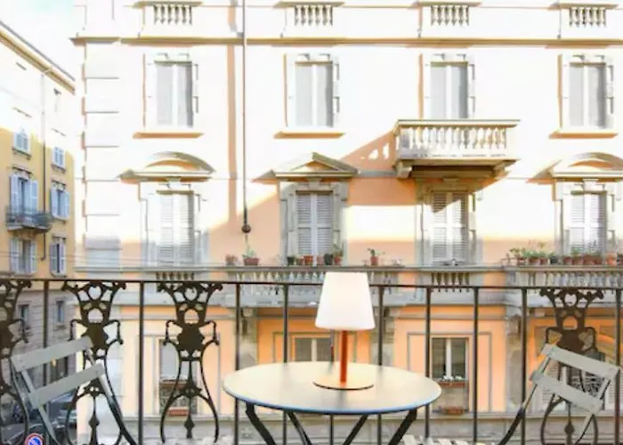 Corso Genova Apartment, Navigli Area, Center Милан