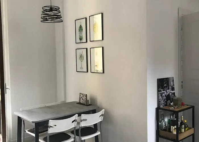 Apartament Two Steps From Station