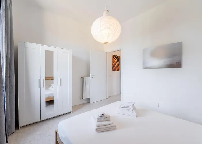 شقة Certosa - Bright & Modern - 2 Steps From Train Station By Innstay