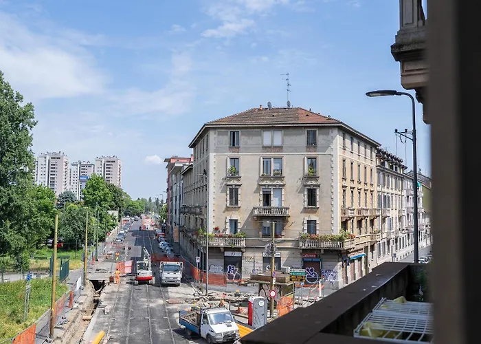 Certosa - Bright & Modern - 2 Steps From Train Station By Innstay شقة