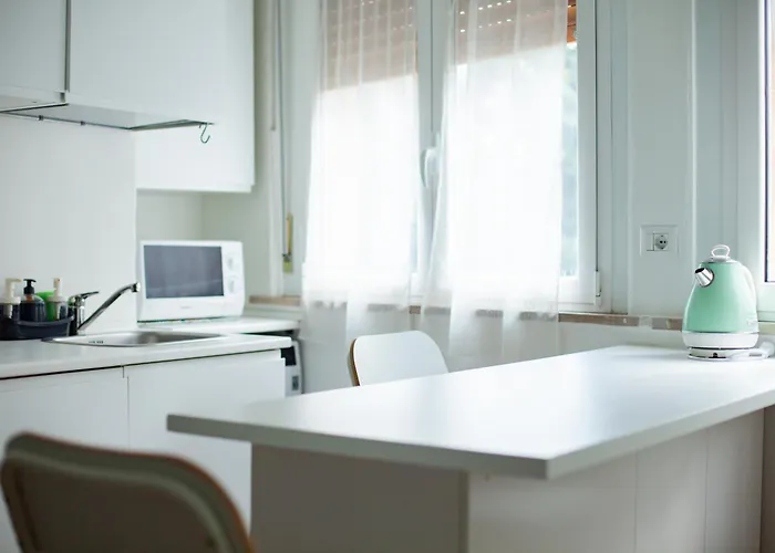 Design Moderno:monolocale Spazioso Vicino Metro M2 Daire *