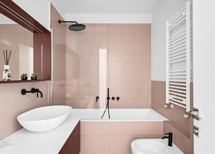 Luxury Penthouse - 5 Min To Duomo شقة ميلان