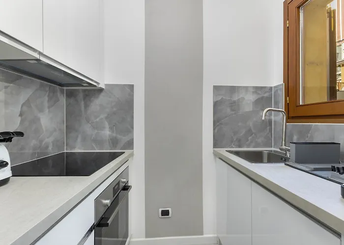 White - Duomo - 6 Posti *