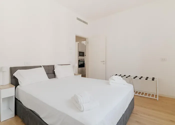 Guesthost - Cozy X4 In Navigli District *