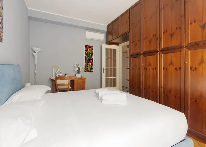 Guesthost - Unimi & Politecnico Roomy With Balcony Apartamento Milão