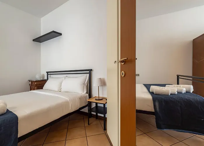 Guesthost - Naviglio Pavese Comfortable With Balcony! Apartmán Milán