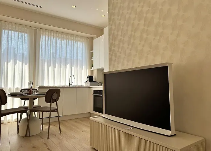 - Corso Garibaldi - *