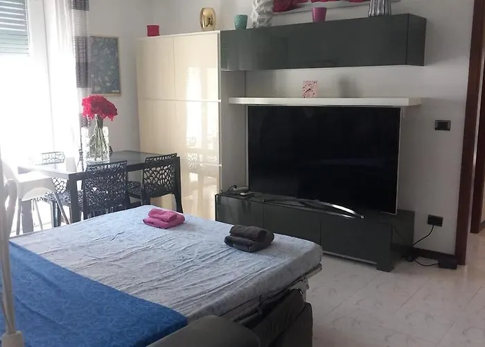 Urbanbreaks Viale Ungheria Apartman *