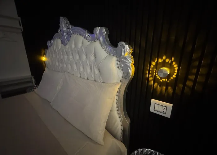 Luxury - 1 3* Mediolan