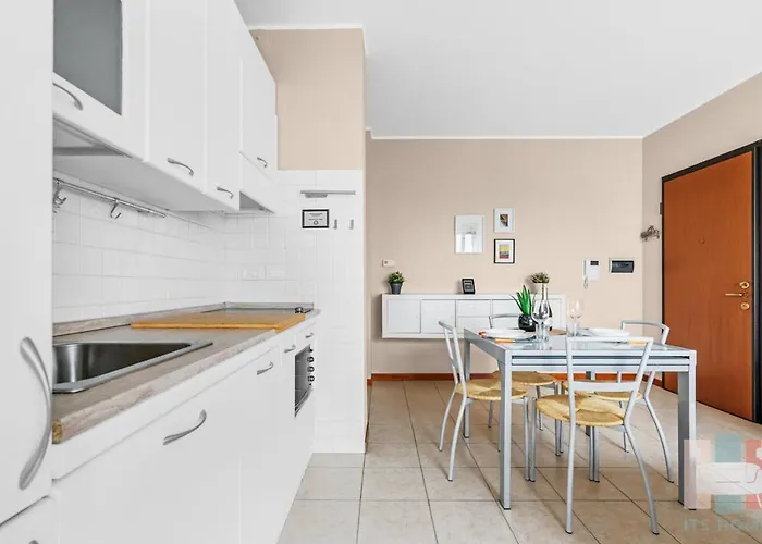 Pe19 - Bright & Modern With Park View - 밀라노