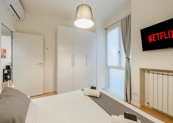 Essence Design * Milano