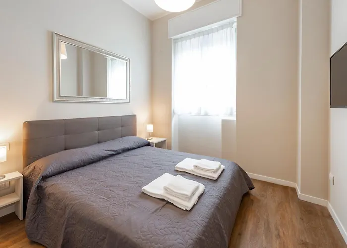 Duomo B - Cozy Two Bedrooms & Bathroom Lägenhet
