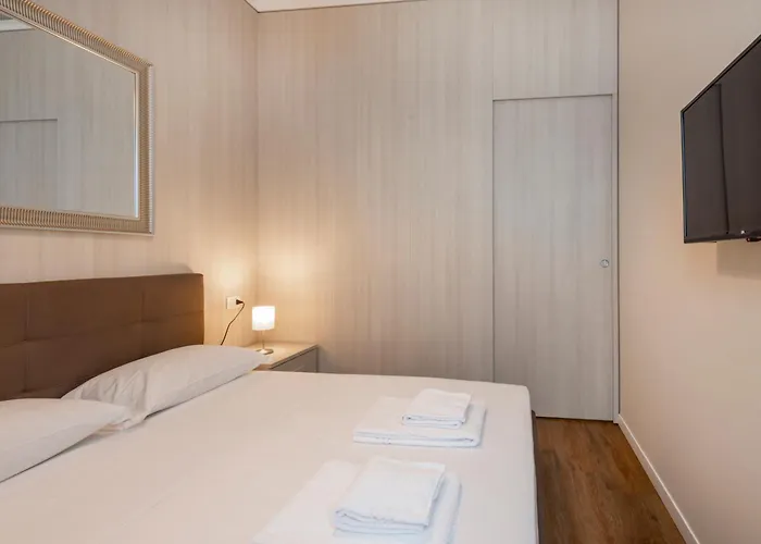 Lägenhet Duomo B - Cozy Two Bedrooms & Bathroom