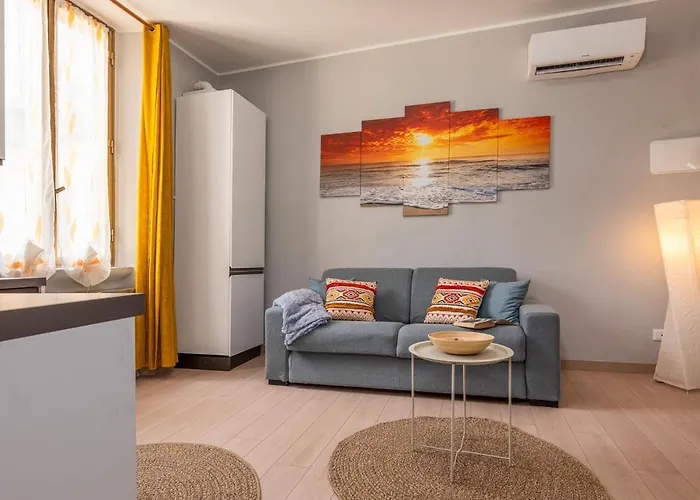 Cozy Retreat With Laundry & Smart Tv