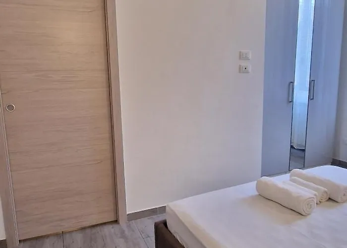 Veronica's House 2 Center - Corso Buenos Aires Апартаменты *